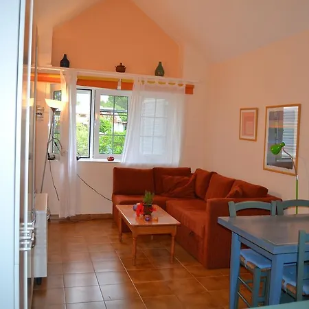 Tunos Apartment *